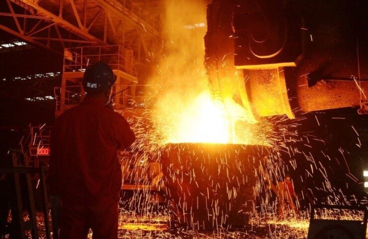Производство стали в Украине в марте сократилось на треть в годовом сравнении