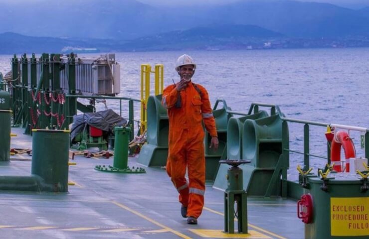 Более ста торговых судов не могут покинуть территориальные воды Украины