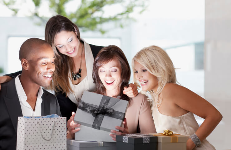 Найкращі подарунки колегам жінкам