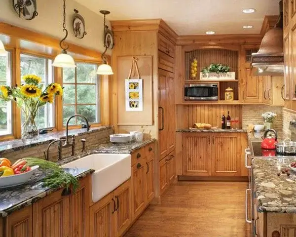 The advantage of a pine kitchen