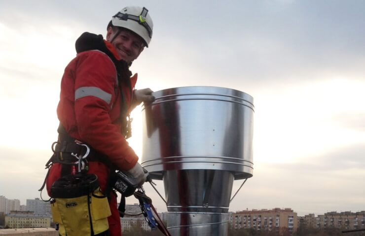 Высотный монтаж воздуховодов и водостоков