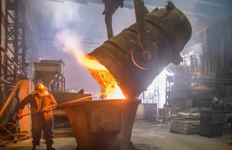 China's industrial output up 3.4% in first half