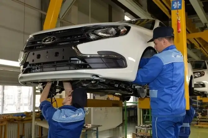 АвтоВАЗ планирует произвести в 2023 году не менее 400 тыс. автомобилей