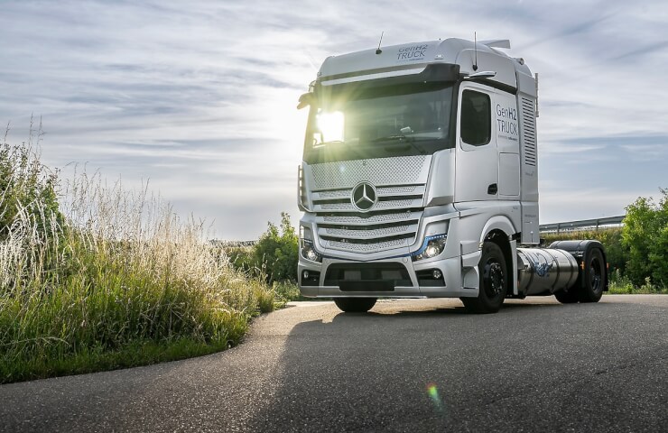 Daimler Truck начал испытание тягача Actros на жидком водороде