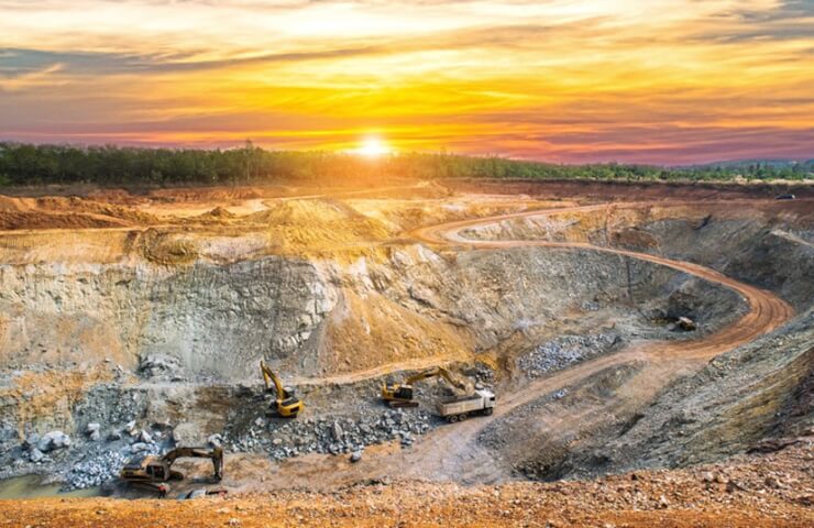 Moody's changed the outlook for the global mining industry to "negative"