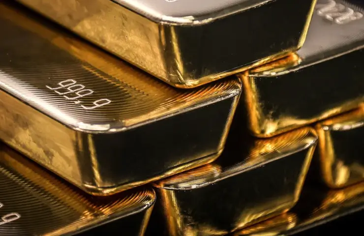 Великобританія розширила заборону імпорту російського золота