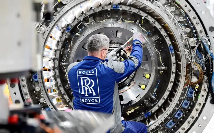 Рабочие Rolls-Royce получили рекордную надбавку к зарплате до 17,6%