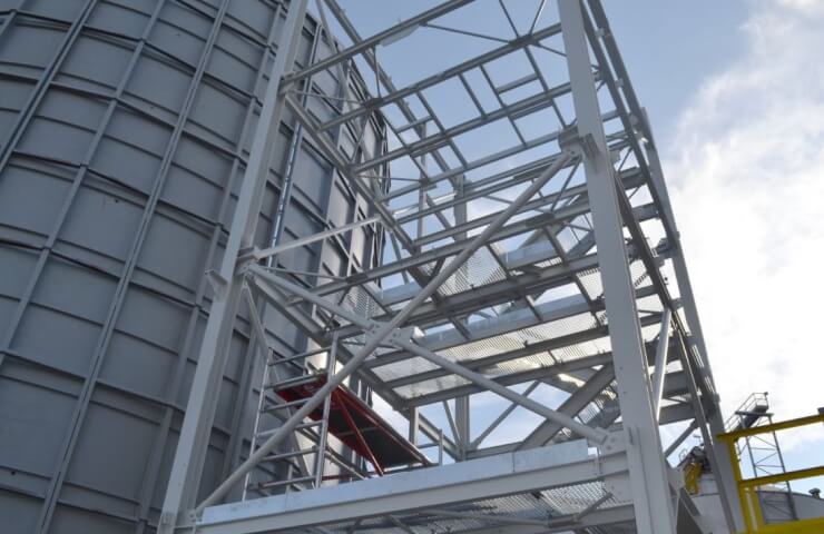 Design and manufacture of metal structures to order