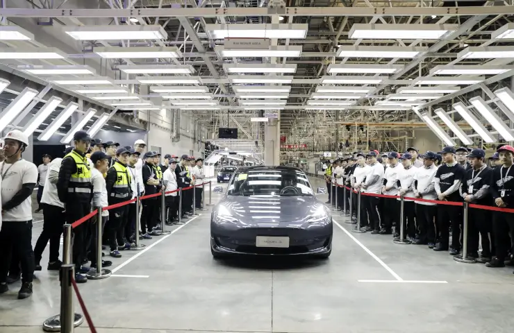 Шанхайська гігафабрика компанії Tesla встановила у листопаді новий рекорд постачання електромобілів