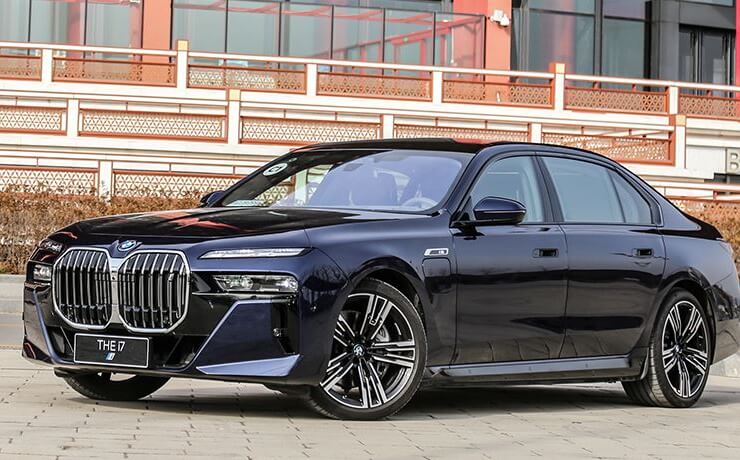 Почему BMW i7 2023 справедливо носит звание флагманской модели