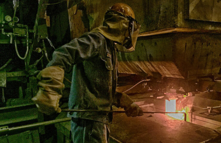 Цена на железную руду падает, так как Китай планирует сократить производство стали