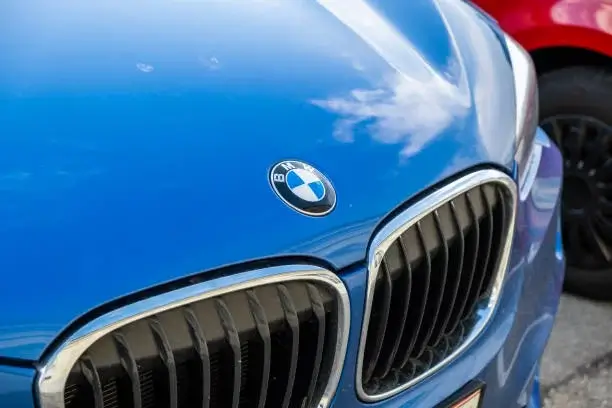 Як вибрати надійний СТО для ремонту автомобіля BMW: поради та рекомендації
