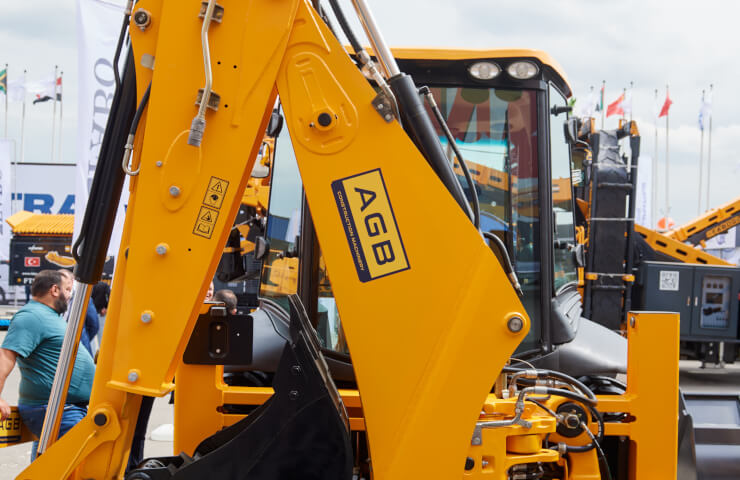 He said: "Let's go!": The premiere of the Russian excavator loader AGB 3CR at the ST Expo 2023