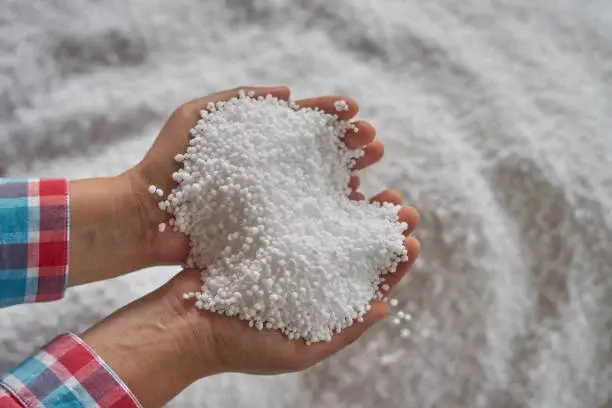 Ammonium sulfate: features and useful properties