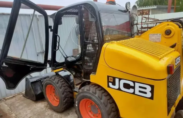 JCB skid steer loaders are the perfect helper on the construction site