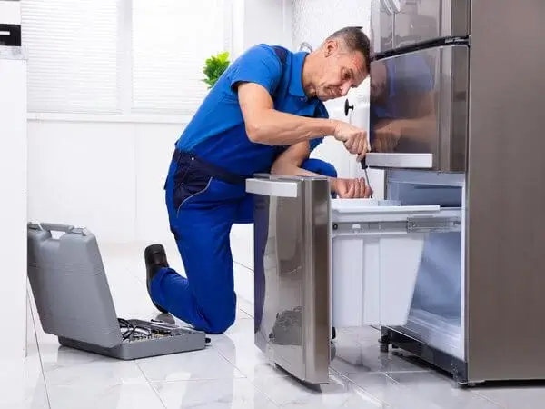 Refrigerator repair services from the Tech-Service service center