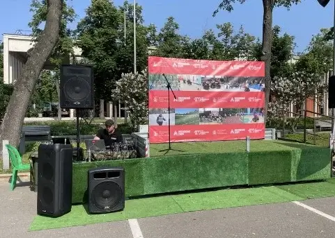 Мобільна сцена з доставкою та встановленням