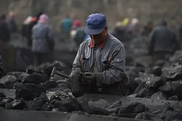 Видобуток вугілля у Китаї б'є рекорди, а його імпорт зріс на 60%