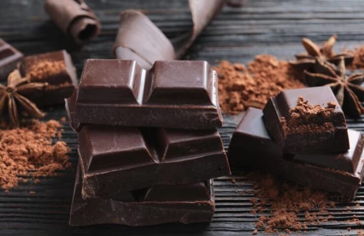 5 reasons to eat dark chocolate every day