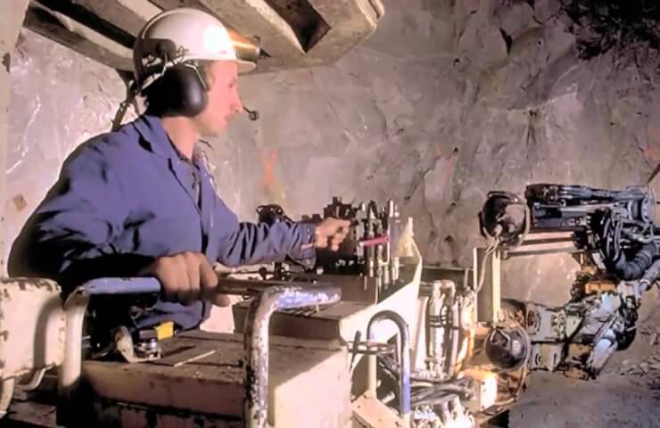 Казахстан повысит налог на добычу урана до 18% с 2026 года