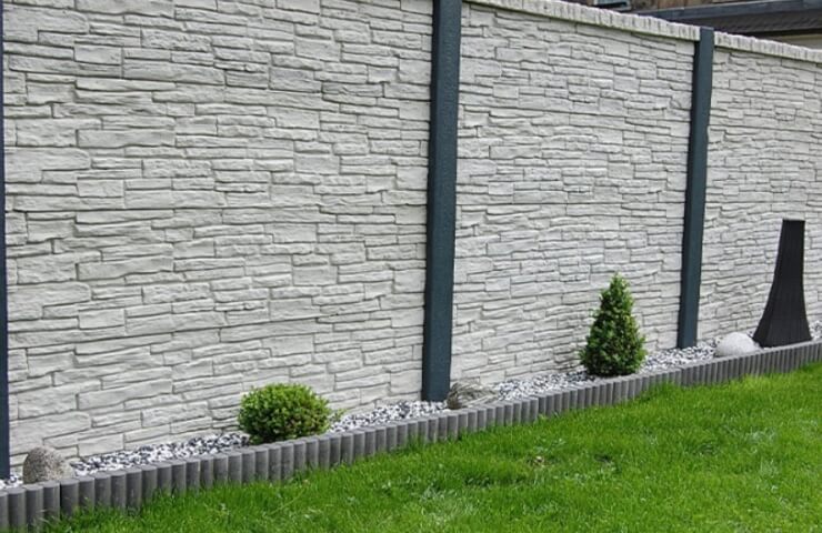 Reliability and durability of concrete fences