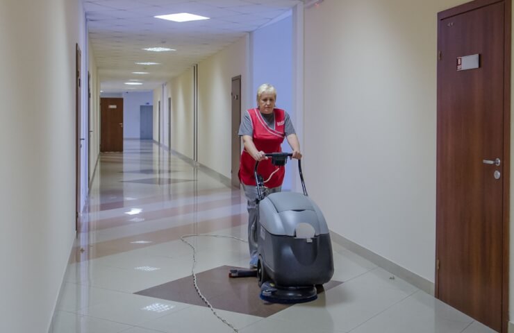 Клінінг офісних приміщень: чому краще замовляти професіоналів?