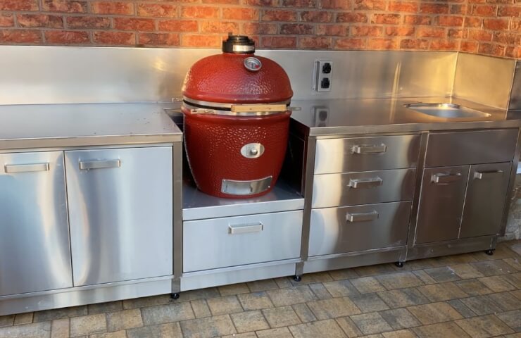 Production of stainless steel kitchens