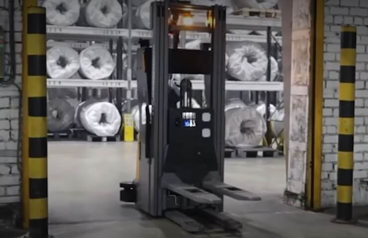 «Северсталь» протестировала возможности автономного робота-штабелера