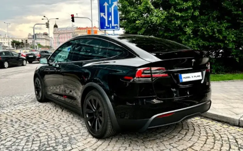 Tesla чи бензинове авто 2025