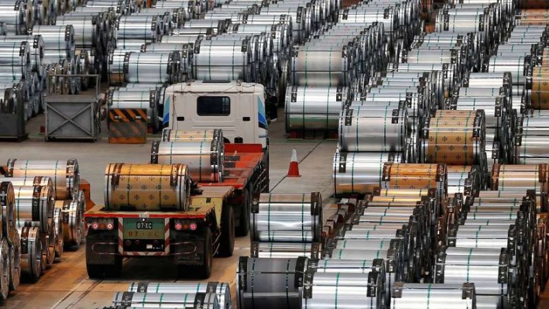 Китай третий месяц подряд снижает выпуск стали