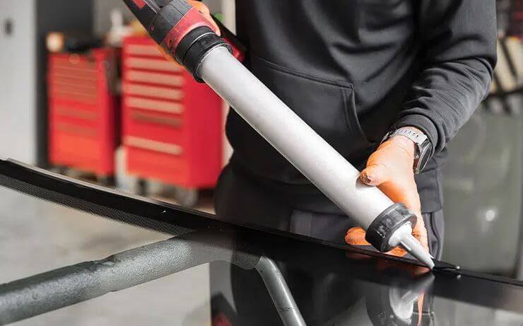 Автоклей-герметик для скла: надійна фіксація і захист