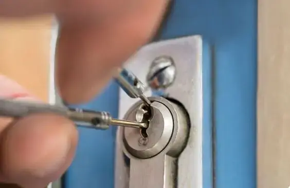 Professional emergency lock picking