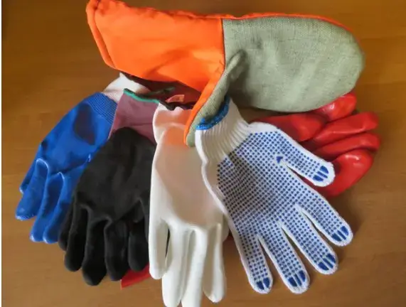 Рабочие рукавицы или перчатки? Сравнительный анализ для разных типов работ и нормы выдачи