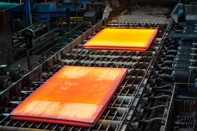 Thick-sheet steel prices in Europe are declining amid a slowdown in trade and weak demand