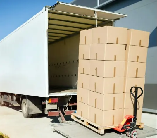 Why is it beneficial for a business to conclude a contract with SDEK for regular cargo transportation