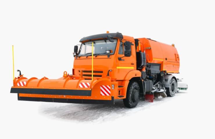 Professional snow removal: clean streets, reliable and fast cleaning