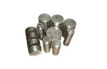 Materials for the manufacture of plastic recycling equipment: wear-resistant steels and coatings for injection molds and extrusion heads