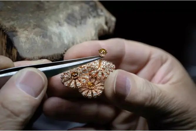 Матеріали DAMIANI: благородні камені та виняткова якість виконання