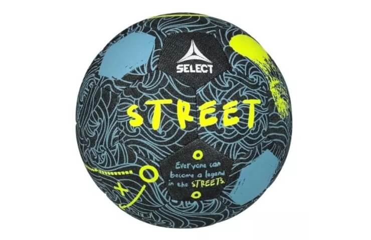 М'ячі для вуличного футболу - в чому їх особливість?