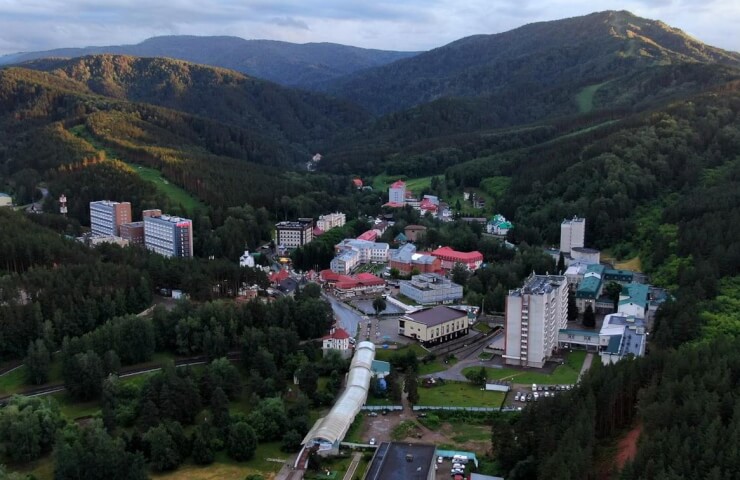 Belokurikha sanatoriums with treatment: rest and restoration of health