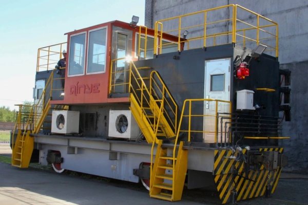 "Уральская сталь" приобрела специальный электровоз для обслуживания коксовой батареи