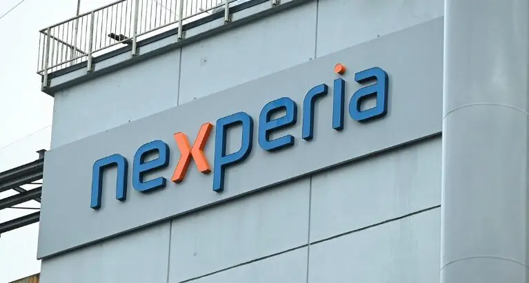 Китай сигнализирует об ослаблении запрета на экспорт полупроводников Nexperia