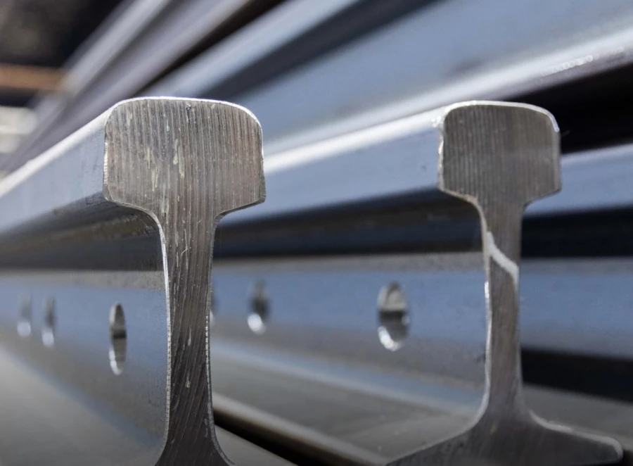 ЄВРАЗ ЗСМК отримав сертифікат на нові рейки для великовагового руху