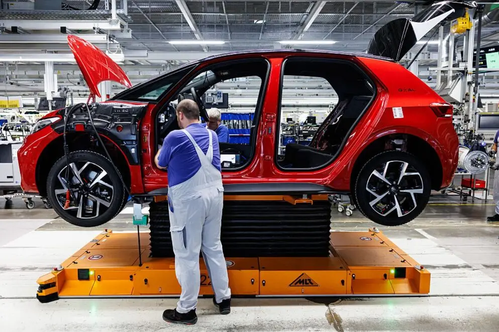 Немецкие автомобильные компании отворачиваются от Германии